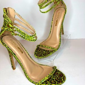 FASHION NOVA Neon Snake Print 4.5” Heels size 7